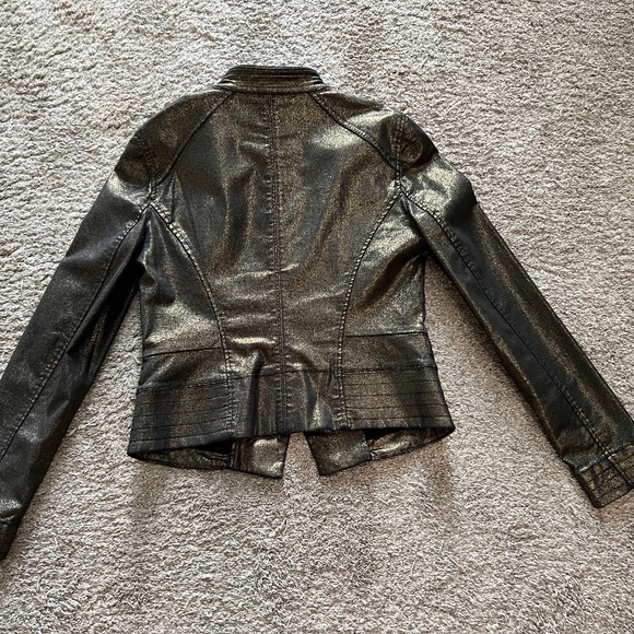 WHBM Coated Stretch Denim Cropped PartyJacket in Metallic Gold Over Black Size 8 - Picture 2 of 7